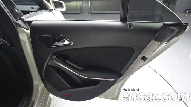 Mercedes-Benz CLA-Class 2018 — photo 15