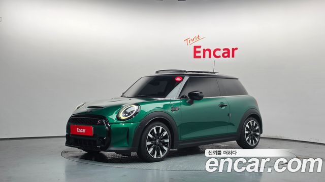 Mini Cooper 2022 — photo 1