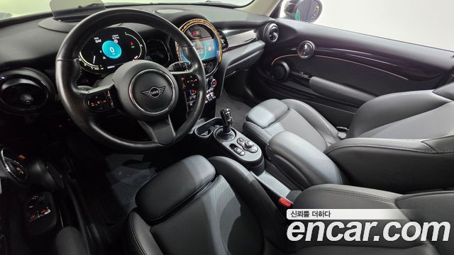 Mini Cooper 2022 — photo 10