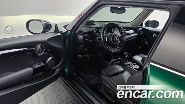 Mini Cooper 2022 — photo 13