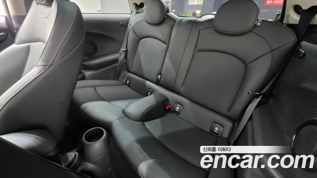 Mini Cooper 2022 — photo 17