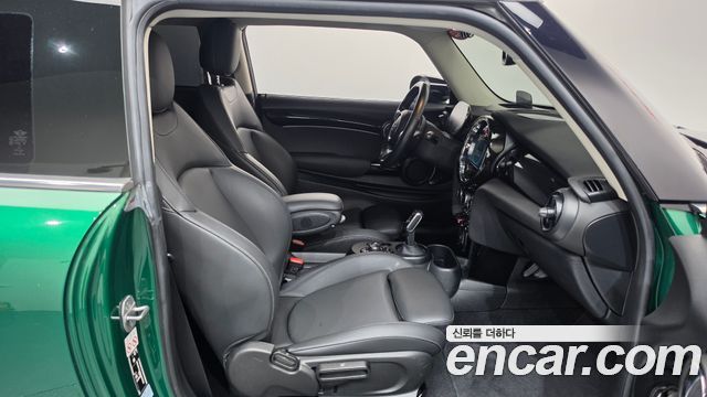 Mini Cooper 2022 — photo 16
