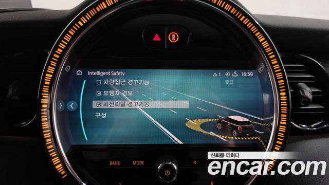 Mini Cooper 2022 — photo 33