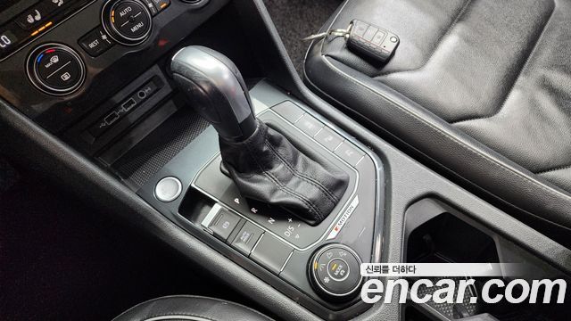 Volkswagen Tiguan 2020 — photo 12
