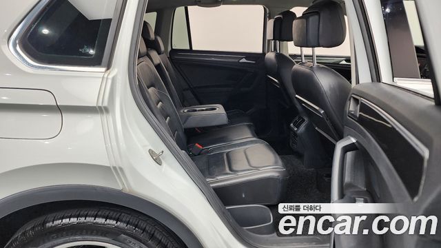 Volkswagen Tiguan 2020 — photo 17