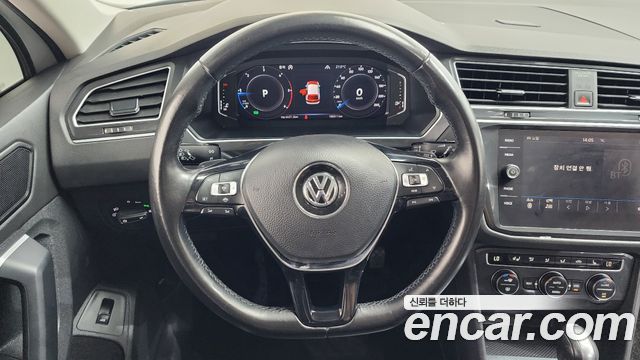Volkswagen Tiguan 2020 — photo 18
