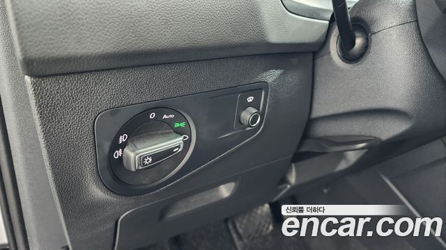 Volkswagen Tiguan 2020 — photo 24
