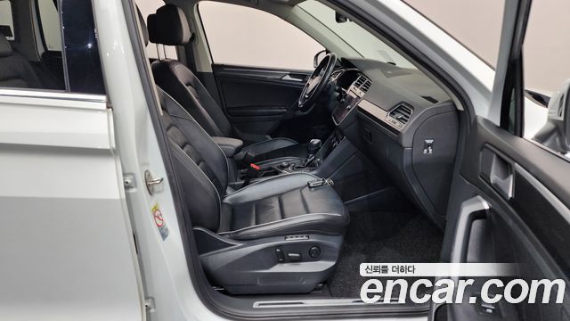 Volkswagen Tiguan 2020 — photo 16