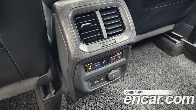 Volkswagen Tiguan 2020 — photo 32