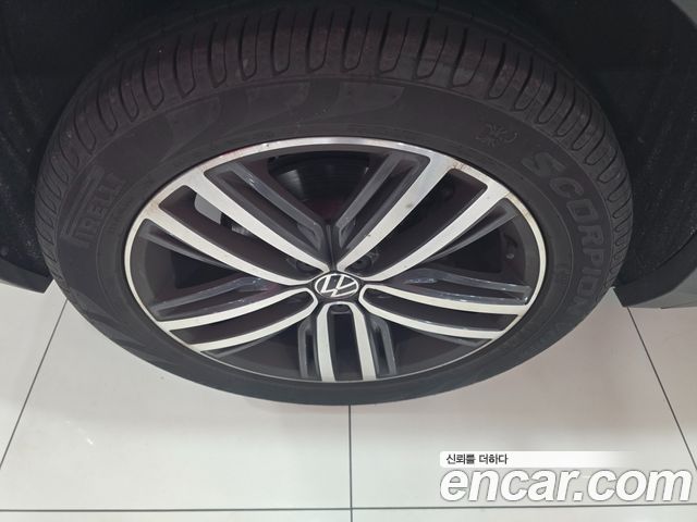 Volkswagen Tiguan 2023 — photo 5