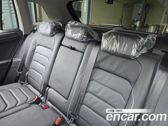 Volkswagen Tiguan 2023 — photo 7