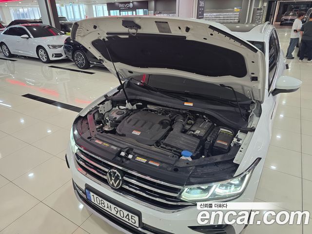 Volkswagen Tiguan 2023 — photo 9