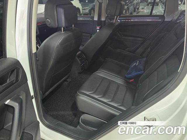 Volkswagen Tiguan 2023 — photo 10