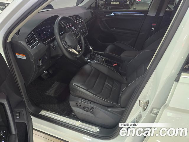 Volkswagen Tiguan 2023 — photo 12