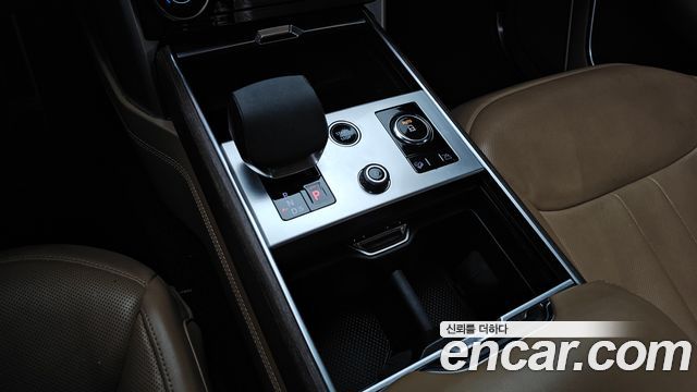 Land Rover Range Rover 2023 — photo 12