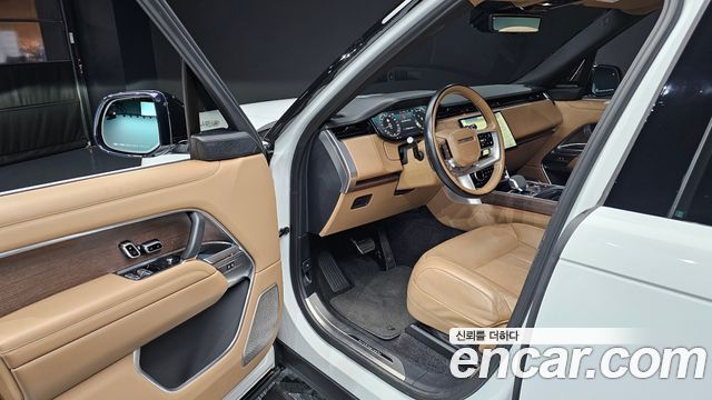 Land Rover Range Rover 2023 — photo 13