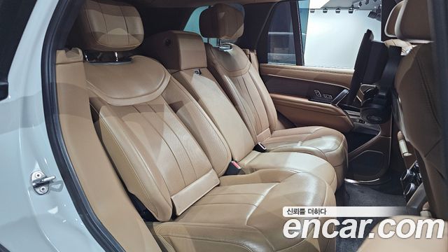 Land Rover Range Rover 2023 — photo 17