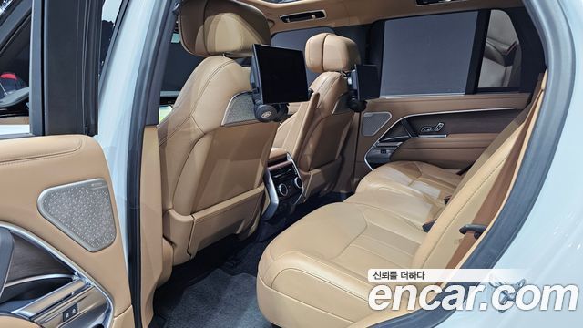 Land Rover Range Rover 2023 — photo 18