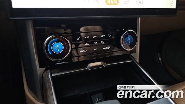 Land Rover Range Rover 2023 — photo 26