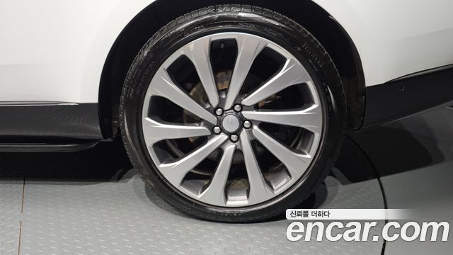 Land Rover Range Rover 2023 — photo 7