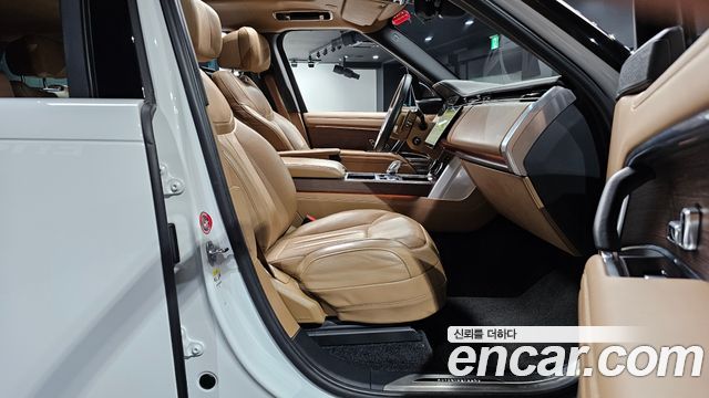 Land Rover Range Rover 2023 — photo 16