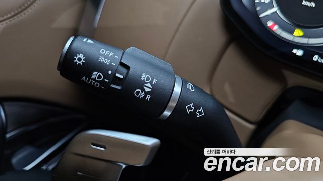Land Rover Range Rover 2023 — photo 28