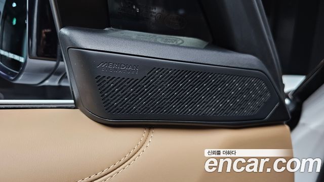 Land Rover Range Rover 2023 — photo 29