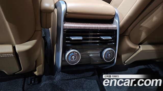 Land Rover Range Rover 2023 — photo 30