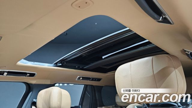 Land Rover Range Rover 2023 — photo 32