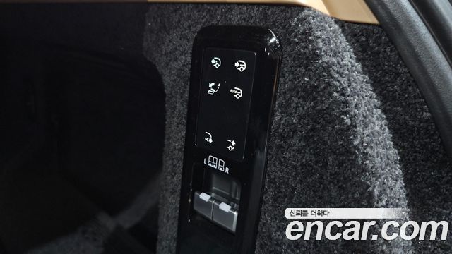 Land Rover Range Rover 2023 — photo 34