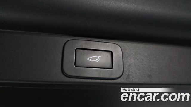 Land Rover Range Rover 2023 — photo 35