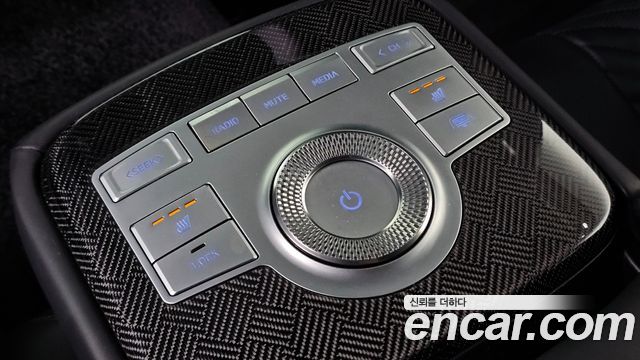 Genesis G80 2022 — photo 29