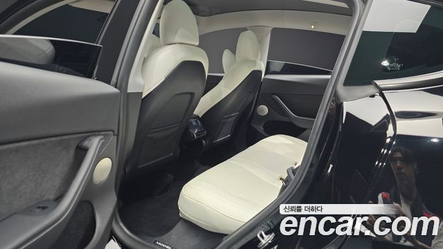 Tesla Model Y 2024 — photo 17