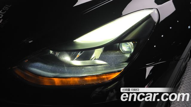 Tesla Model Y 2024 — photo 8