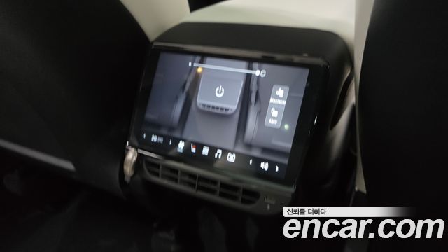Tesla Model Y 2024 — photo 27