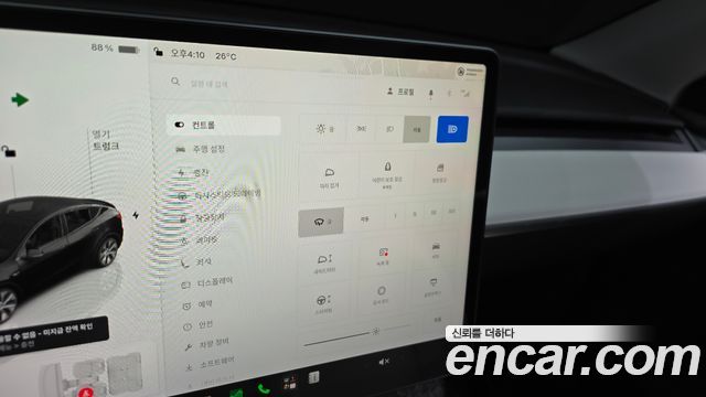 Tesla Model Y 2024 — photo 28