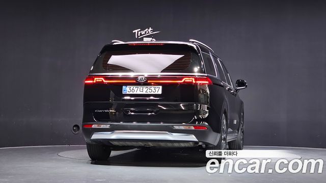 Kia Canival 2021 — photo 4