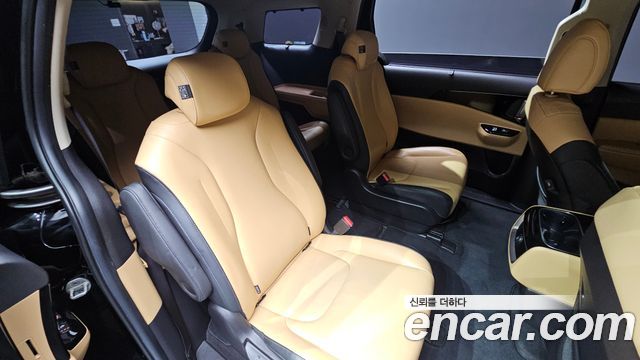 Kia Canival 2021 — photo 17