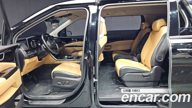 Kia Canival 2021 — photo 19