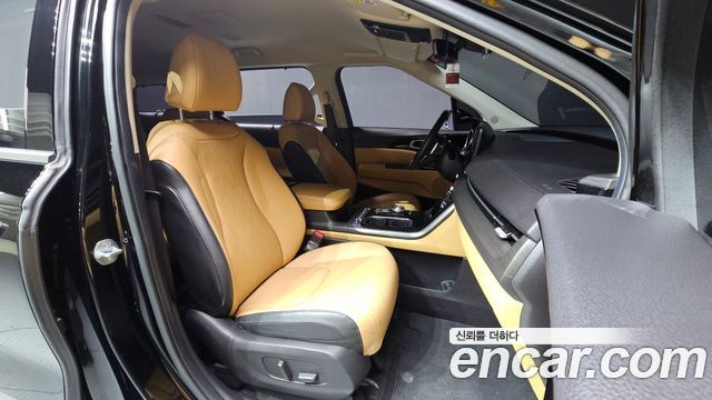 Kia Canival 2021 — photo 16