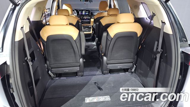 Kia Canival 2021 — photo 34