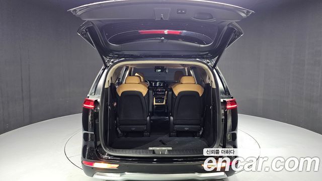 Kia Canival 2021 — photo 36