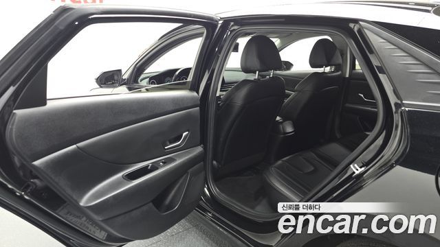 Hyundai AVANTE 2021 — photo 17