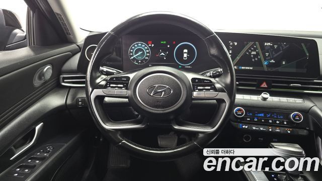 Hyundai AVANTE 2021 — photo 19
