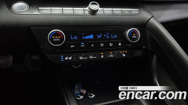 Hyundai AVANTE 2021 — photo 23