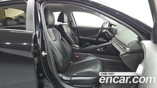Hyundai AVANTE 2021 — photo 16