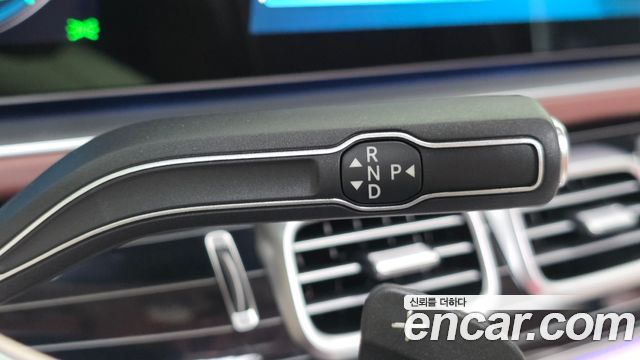 Mercedes-Benz GLS-Class 2023 — photo 9