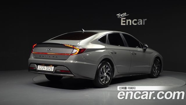 Hyundai Sonata 2022 — photo 2