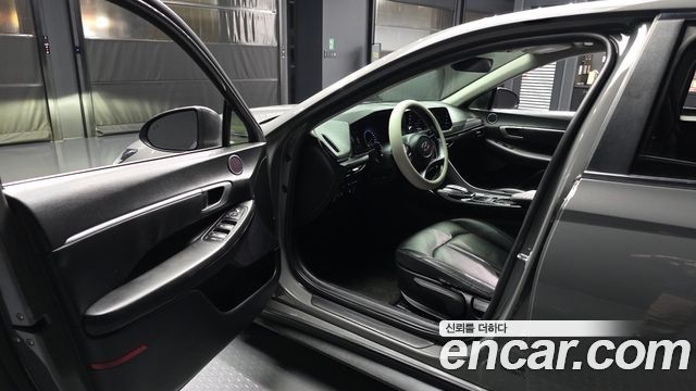 Hyundai Sonata 2022 — photo 13
