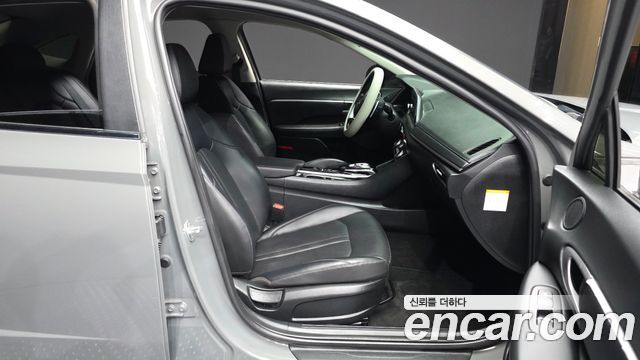 Hyundai Sonata 2022 — photo 17